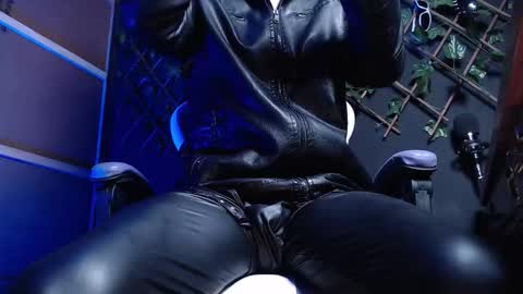 DICAPRIO online show from 12/19/25, 09:05