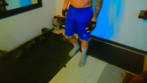 Snapshot of dickdamian_ chatting on 01/26/25, 06:16 Damin online show from 01/26/25, 06:16