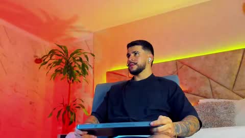 Snapshot of dickgriffith chatting on 09/29/25, 12:43 Dick Griffith online show from 09/29/25, 12:43