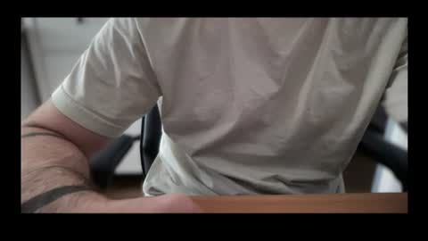 Snapshot of dicky_cage chatting on 07/20/26, 01:35 dicky cage online show from 07/20/26, 01:35