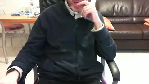 didonc from france..... online show from 04/05/26, 07:55