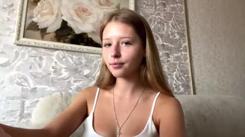 Snapshot of diedrabogan chatting on 02/15/26, 07:51 Mia 18 . online show from 02/15/26, 07:51