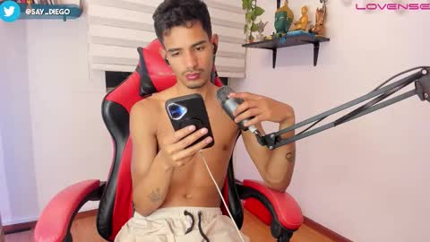 Snapshot of diego_latino chatting on 10/27/25, 11:31 Diego lat online show from 10/27/25, 11:31