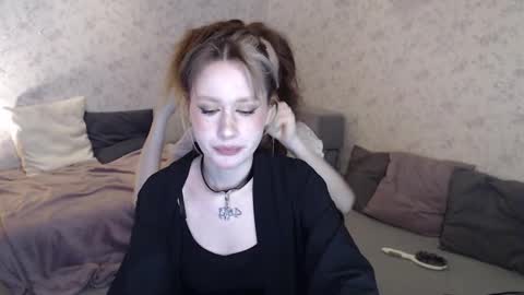 Hi im Alice 3 Im usualy online 03-10 or 17-21 UTC0 online show from 02/09/26, 10:03