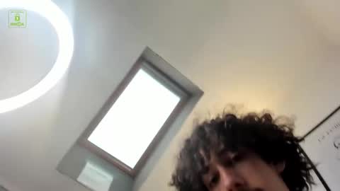 Dilan online show from 12/18/25, 12:22