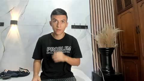 Snapshot of dilanandking chatting on 04/14/26, 12:33 dilanandking online show from 04/14/26, 12:33