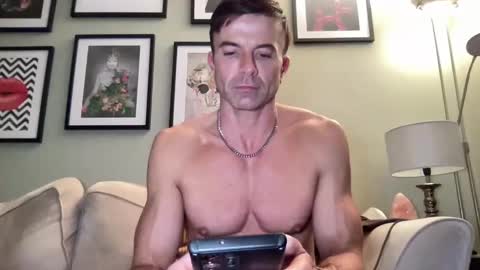 Snapshot of dillonwilde chatting on 02/13/25, 08:55 Dillon online show from 02/13/25, 08:55