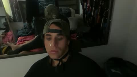 Snapshot of dimepiecebottom chatting on 11/29/25, 06:16 dimepiecebottom online show from 11/29/25, 06:16