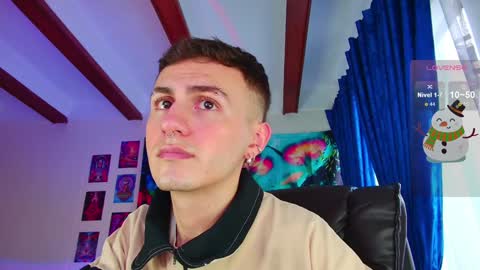 Julian Independent Model online show from 12/06/24, 10:19