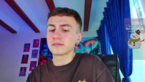 Julian Independent Model online show from 12/10/24, 10:26