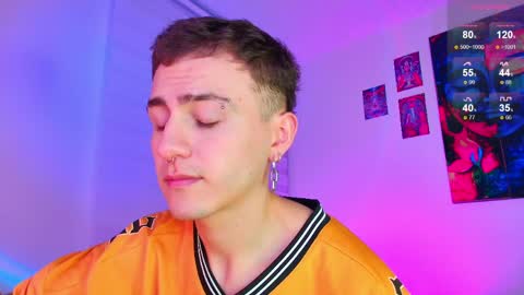 Julian Independent Model online show from 04/07/26, 11:26