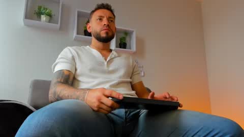 Angel Dimitri online show from 10/06/25, 08:17