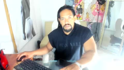 Snapshot of dimitry_muscle chatting on 01/04/25, 01:31 dimitry kyle mucle online show from 01/04/25, 01:31