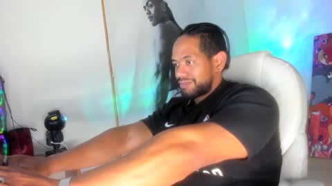 Snapshot of dimitry_muscle chatting on 02/07/25, 02:08 dimitry kyle mucle online show from 02/07/25, 02:08