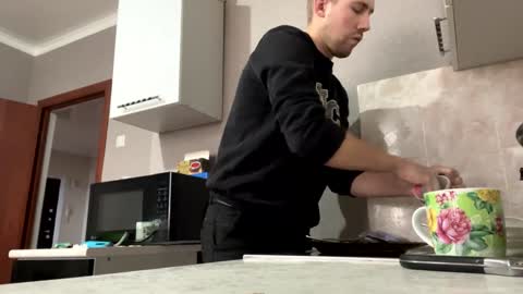 D  V  online show from 01/04/25, 10:05