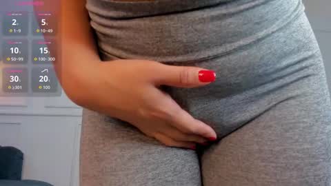 Dina  online show from 09/17/25, 11:34