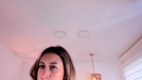 Snapshot of dina_ride chatting on 12/11/24, 06:31 online show from 12/11/24, 06:31