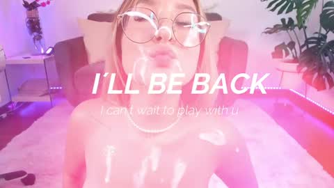 Snapshot of dina_ride chatting on 12/22/24, 03:33 online show from 12/22/24, 03:33