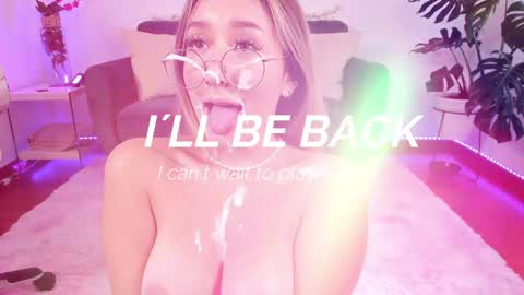 Snapshot of dina_ride chatting on 01/18/25, 12:15 online show from 01/18/25, 12:15