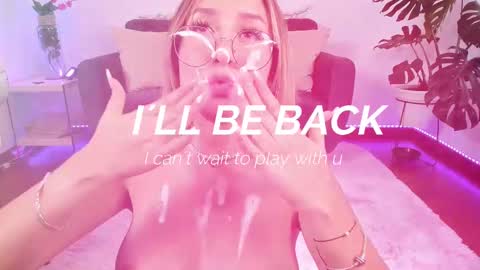 Snapshot of dina_ride chatting on 02/10/25, 12:18 online show from 02/10/25, 12:18