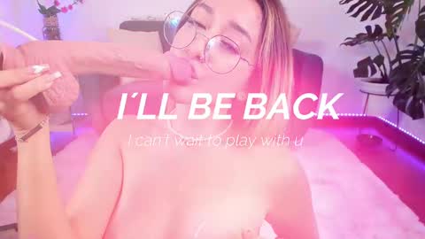 Snapshot of dina_ride chatting on 03/10/25, 12:15 online show from 03/10/25, 12:15