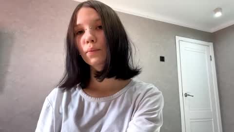 Snapshot of dinakonno chatting on 03/31/26, 09:43 Amelia online show from 03/31/26, 09:43