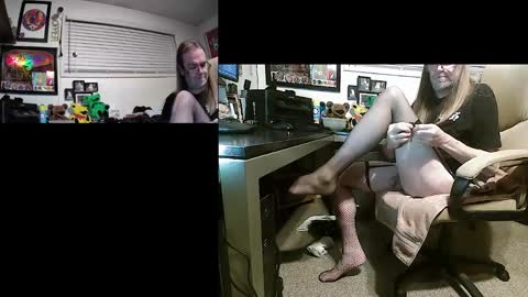 Snapshot of dinkdork094 chatting on 12/15/24, 09:45 Dinkdork just having a good time online show from 12/15/24, 09:45