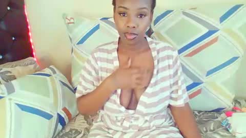 Snapshot of dinnydakrazx chatting on 10/23/25, 07:18 dinnydakrazx online show from 10/23/25, 07:18