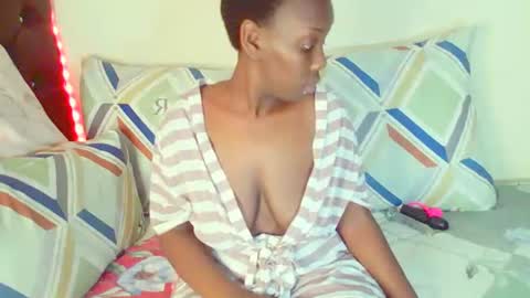 Snapshot of dinnydakrazx chatting on 11/14/25, 10:40 dinnydakrazx online show from 11/14/25, 10:40