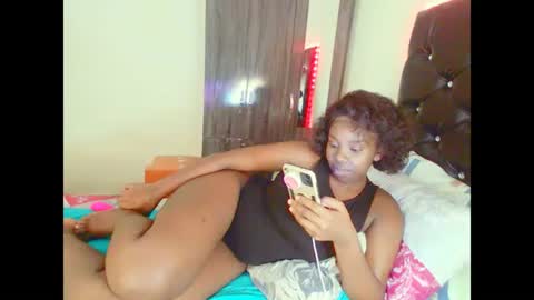 Snapshot of dinnydakrazx chatting on 12/16/25, 06:46 dinnydakrazx online show from 12/16/25, 06:46