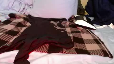 dino9999999 online show from 03/06/26, 06:21