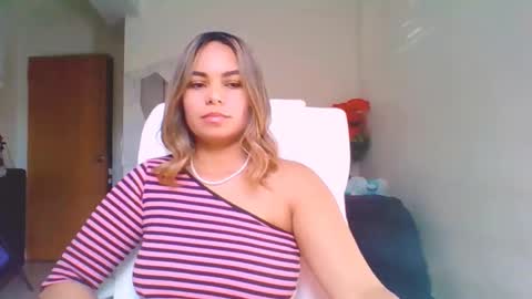 diosadeluniverso_ online show from 12/04/25, 02:15