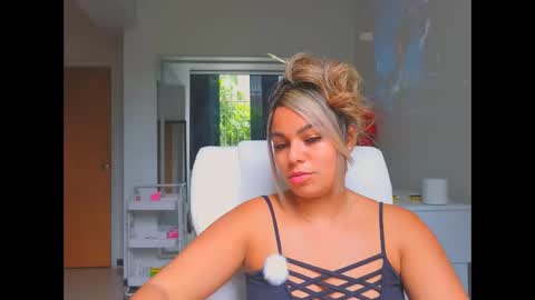 diosadeluniverso_ online show from 03/29/26, 04:40