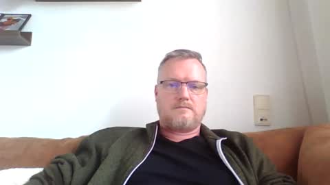 Snapshot of dirkkie1975 chatting on 05/16/26, 03:22 dirkkie1975 online show from 05/16/26, 03:22