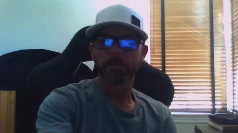 dirtrider15 online show from 10/29/25, 07:37