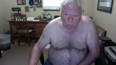 dirtrider195080438 online show from 07/08/26, 10:25