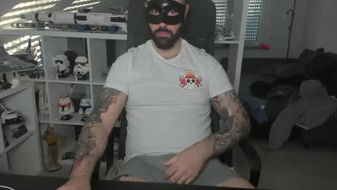 Robert online show from 01/14/25, 02:43