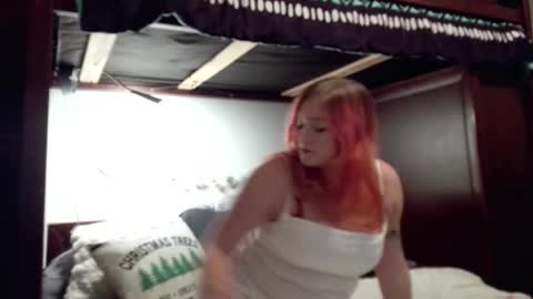 Snapshot of dirtydaisy1998 chatting on 12/15/25, 06:39 Daisy Wylde online show from 12/15/25, 06:39