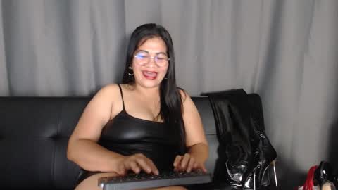Snapshot of dirtyfungirl chatting on 09/20/25, 05:14 LatexQueen online show from 09/20/25, 05:14