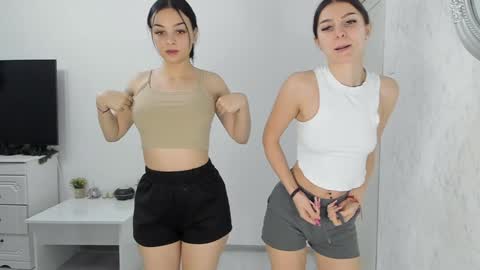 Snapshot of dirtygirls99 chatting on 01/14/25, 03:22 Gyna Josie online show from 01/14/25, 03:22