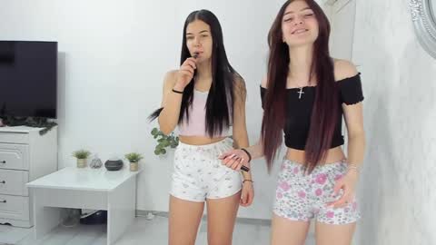 Snapshot of dirtygirls99 chatting on 03/07/25, 04:02 Gyna Josie online show from 03/07/25, 04:02