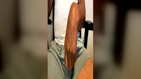 discretmature online show from 06/15/26, 02:52