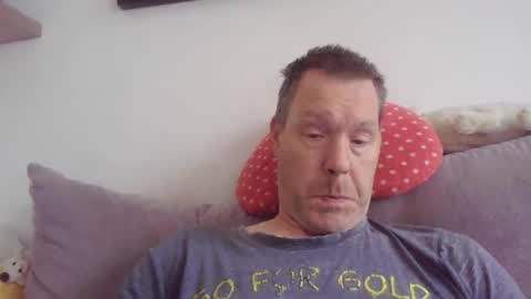 Snapshot of disney0988 chatting on 11/16/25, 10:32 disney0988 online show from 11/16/25, 10:32