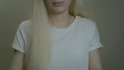 DitaMilton online show from 01/06/25, 12:24