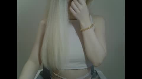 DitaMilton online show from 03/04/25, 10:13