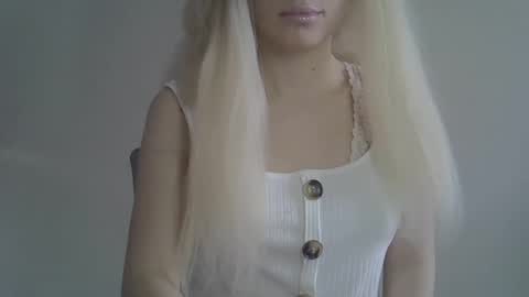 DitaMilton online show from 03/08/25, 06:43