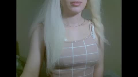 DitaMilton online show from 09/10/25, 07:03