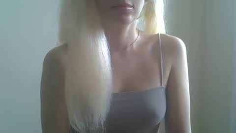 DitaMilton online show from 09/12/25, 09:20