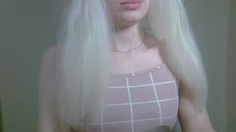 DitaMilton online show from 10/15/25, 07:36