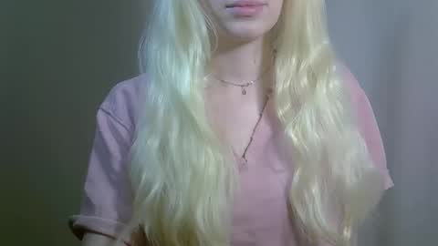 DitaMilton online show from 11/30/25, 09:08